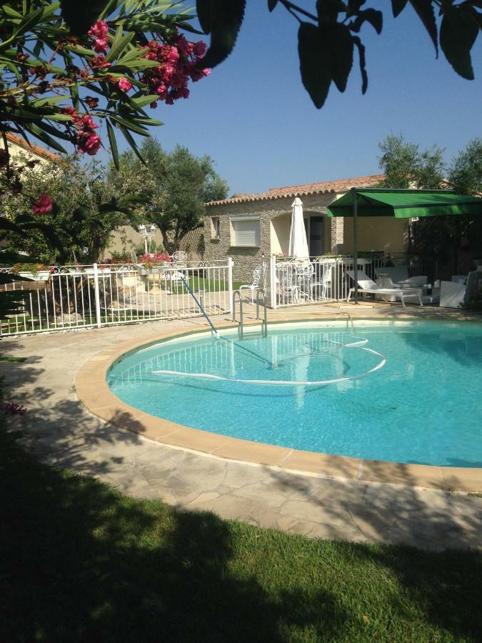 Charmant Studio A Uchaud Exterior foto