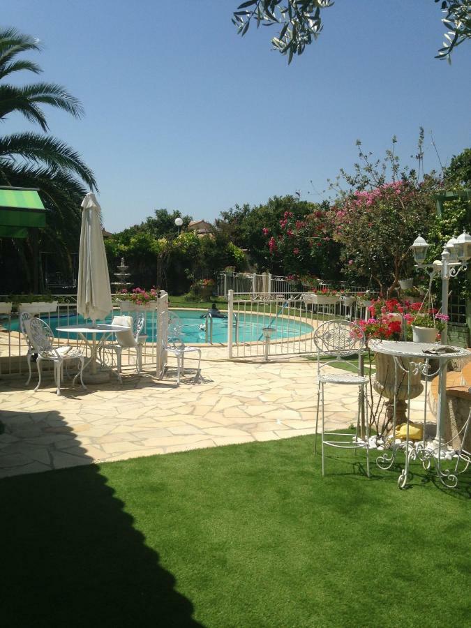 Charmant Studio A Uchaud Exterior foto